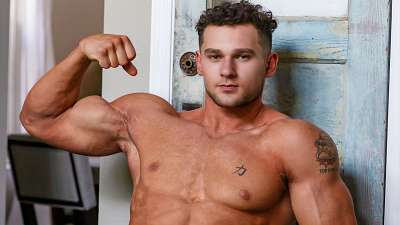 Bodybuilder Zack Dickson Gets Some Alone Time