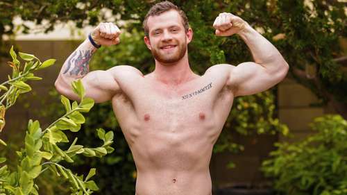 Luc Nix Strokes Out A Big Load