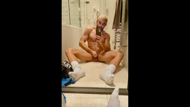 matty_jr – Having a shower and jerkingoff – Matt Rogers